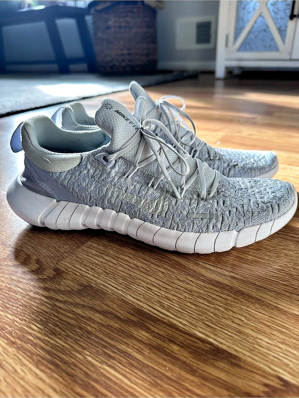 Nike Air 270 Women's Athletic Shoes Gray White US 9